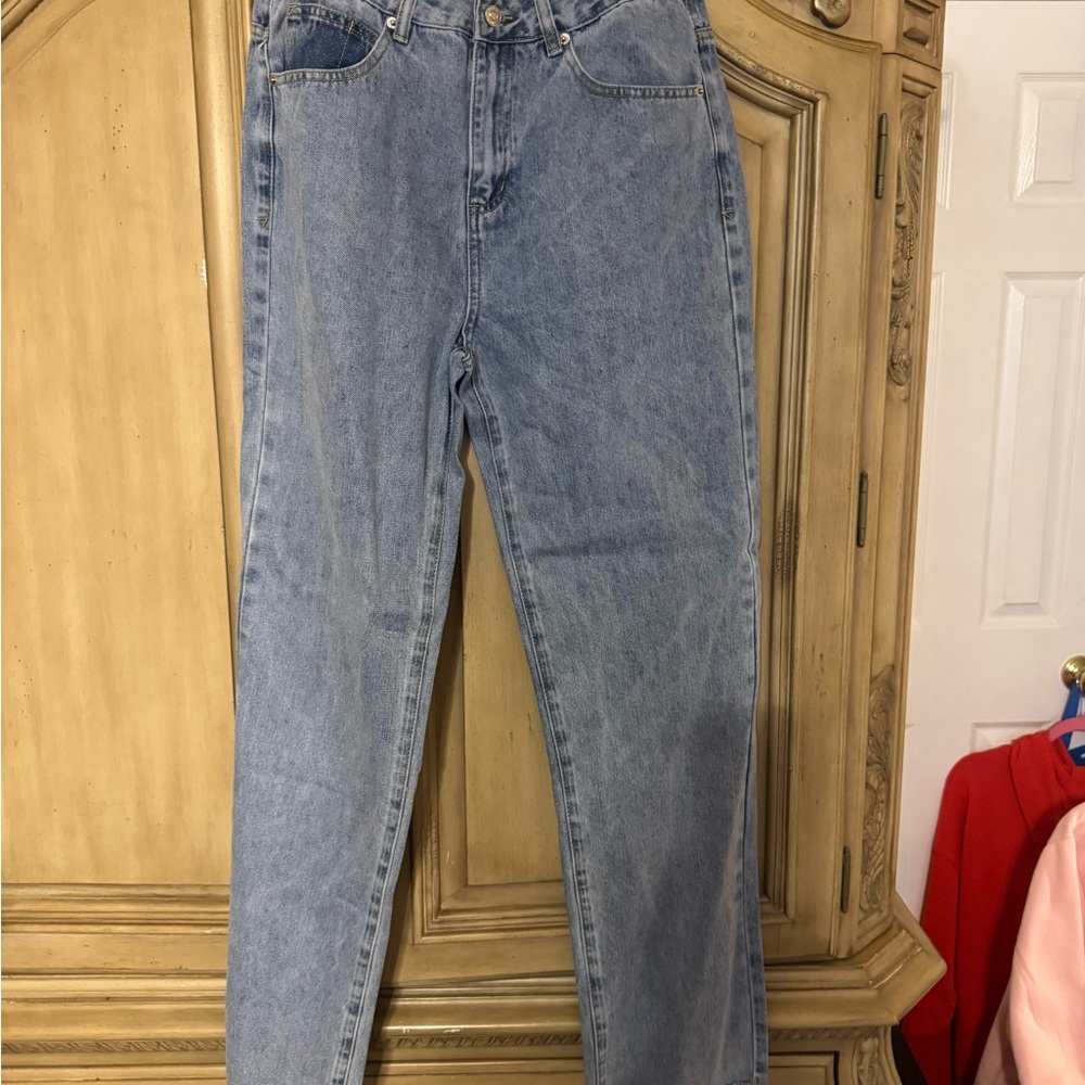 New White Fox Classic Blue Women's Jeans. Size Large. Never worn but missing tag